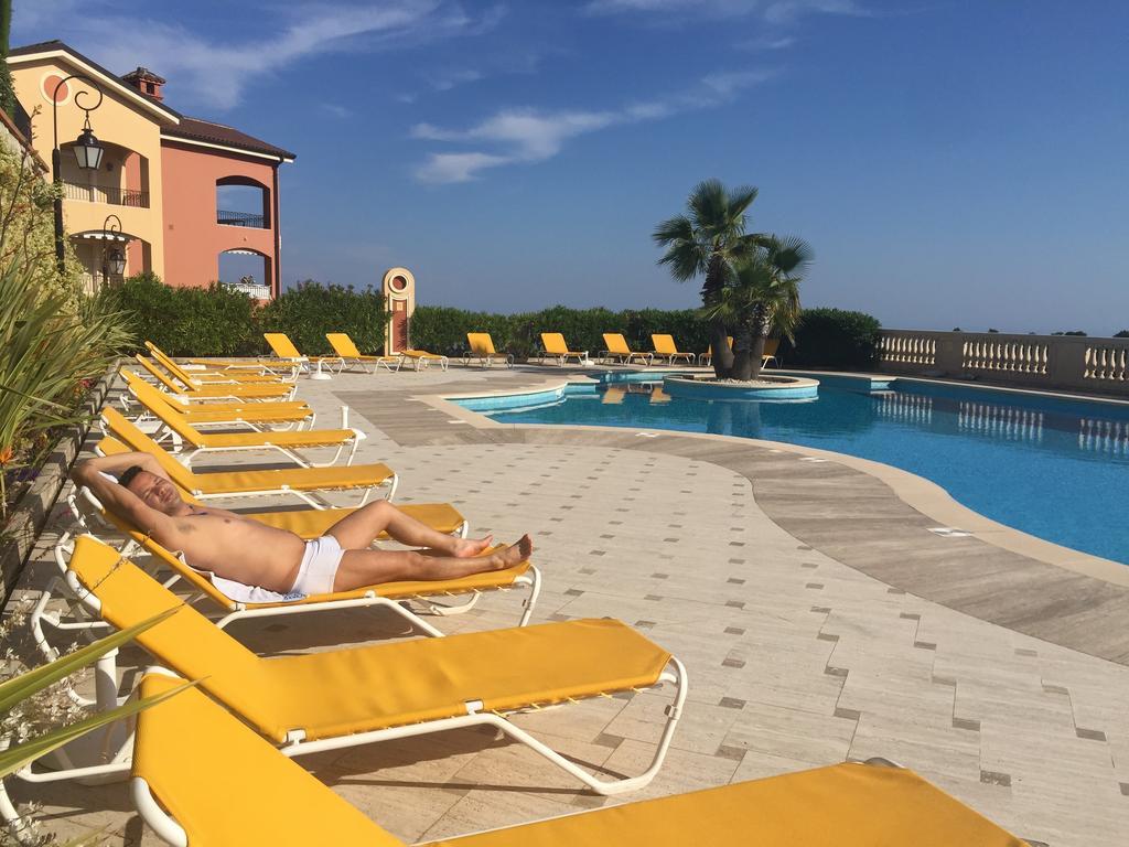 דירות אזה Sunny Panoramic Balcony מראה חיצוני תמונה