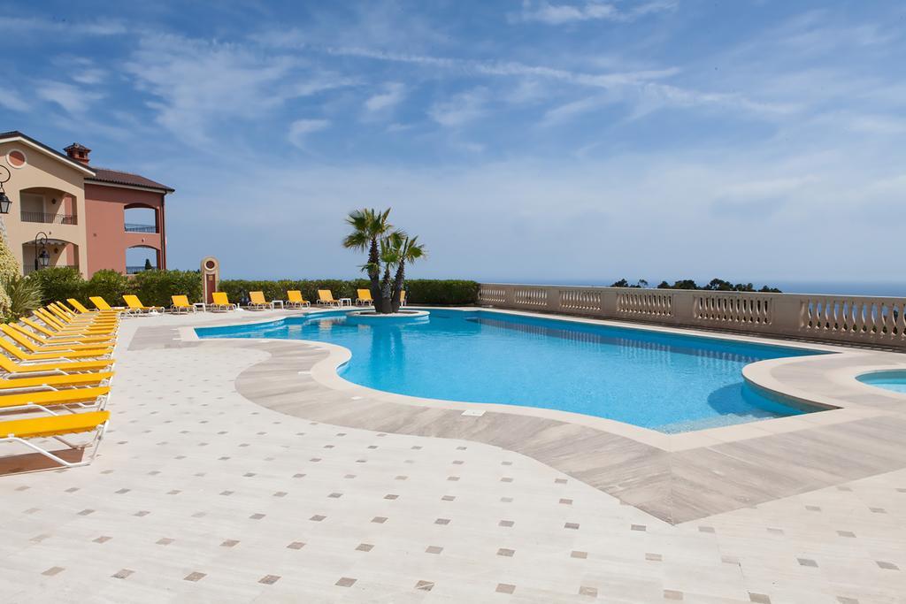 דירות אזה Sunny Panoramic Balcony מראה חיצוני תמונה